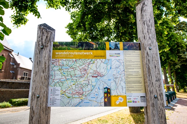 Walking route board to plan your route